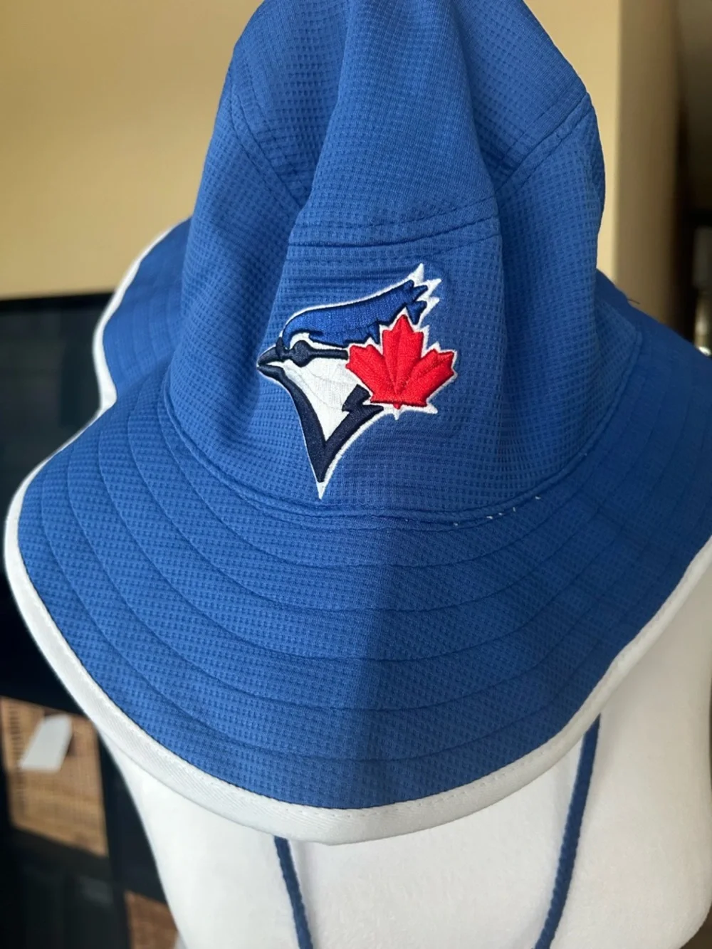 Toronto Blue Jays Blue MLB Bucket Hat with Chin Cord - Picture 2 of 9